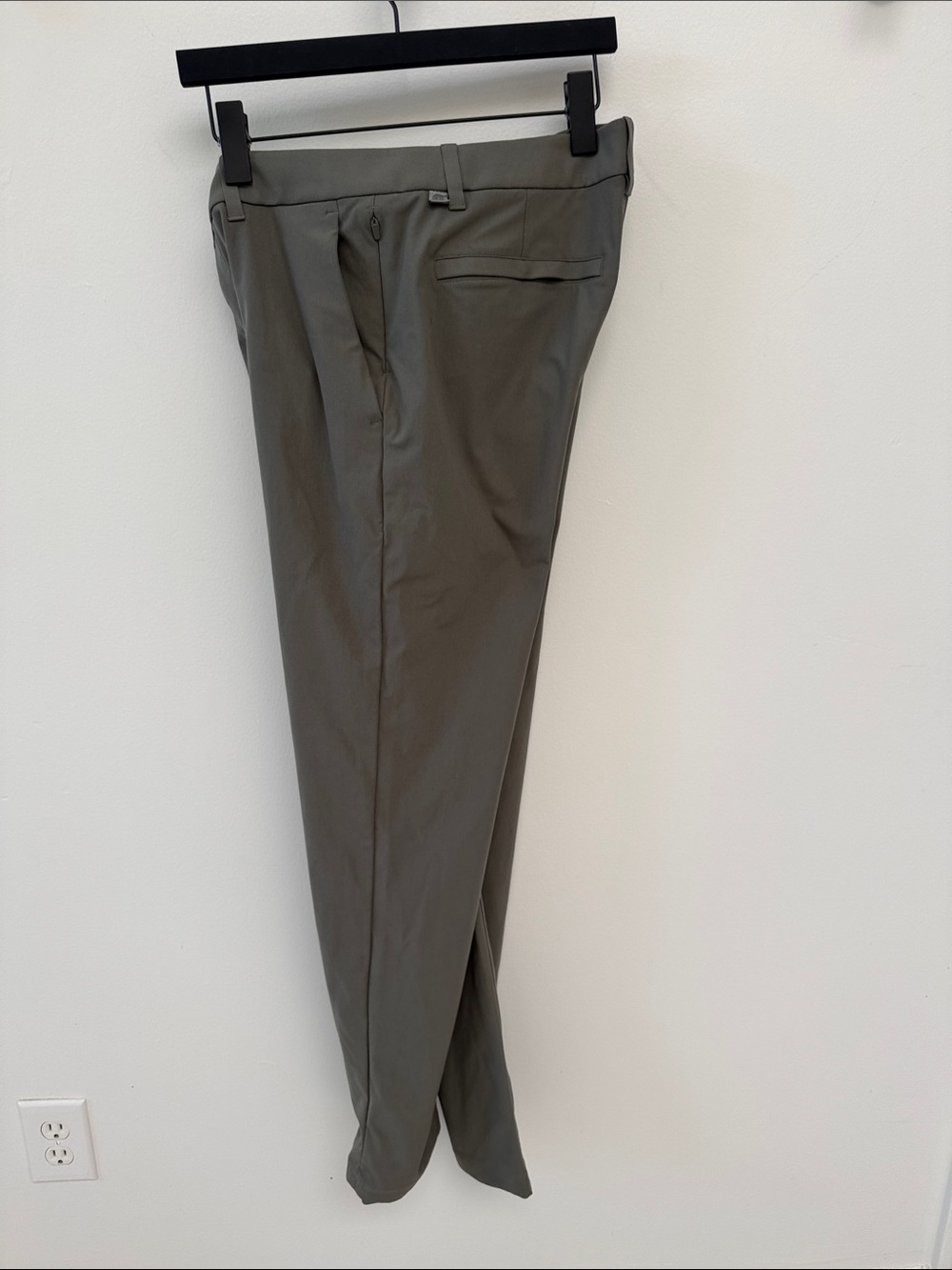 lululemon athletica Men's Dress Pants in Olive